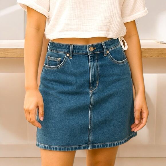 Old Navy Jean Skirt Size 10 Straight Y2K Grunge Streetwear Edgy Retro Minimalist - Picture 1 of 15